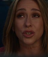 9-1-1-S08E17-066.jpg