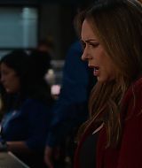 9-1-1-S08E17-074.jpg