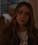 9-1-1-S08E17-104.jpg