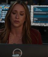 9-1-1-S08E17-128.jpg