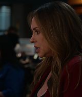 9-1-1-S08E17-136.jpg