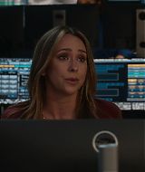 9-1-1-S08E17-145.jpg
