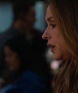 9-1-1-S08E17-151.jpg