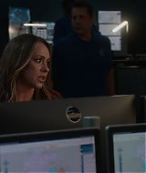 9-1-1-S08E17-161.jpg