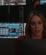9-1-1-S08E17-165.jpg