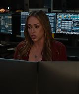 9-1-1-S08E17-167.jpg