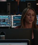 9-1-1-S08E17-168.jpg