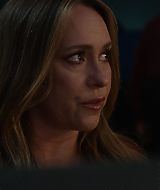 9-1-1-S08E17-175.jpg