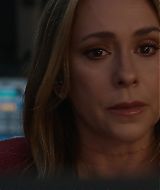 9-1-1-S08E17-176.jpg
