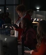 9-1-1-S08E18-006.jpg