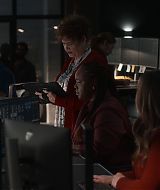 9-1-1-S08E18-007.jpg