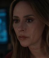 9-1-1-S08E18-037.jpg