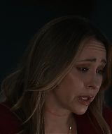 9-1-1-S08E18-042.jpg