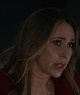 9-1-1-S08E18-044.jpg