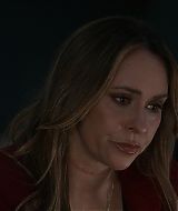 9-1-1-S08E18-050.jpg