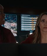9-1-1-S08E18-056.jpg