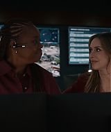 9-1-1-S08E18-059.jpg