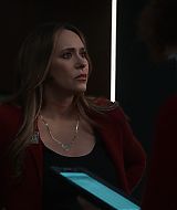 9-1-1-S08E18-060.jpg
