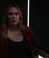 9-1-1-S08E18-061.jpg