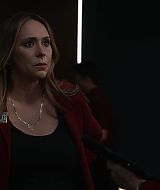 9-1-1-S08E18-063.jpg