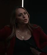 9-1-1-S08E18-065.jpg