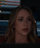 9-1-1-S08E18-072.jpg