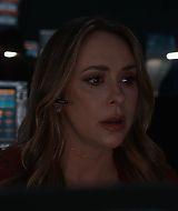 9-1-1-S08E18-074.jpg