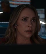 9-1-1-S08E18-079.jpg