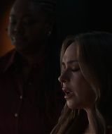 9-1-1-S08E18-080.jpg
