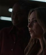 9-1-1-S08E18-083.jpg