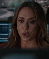 9-1-1-S08E18-099.jpg