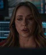 9-1-1-S08E18-101.jpg