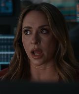 9-1-1-S08E18-102.jpg