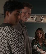 9-1-1-S08E18-108.jpg